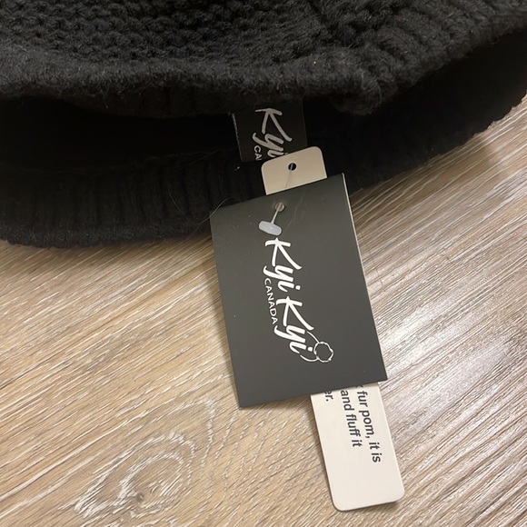 Kyi Kyi Hat - Picture 3 of 3